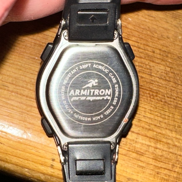 ARMITRON Pro Sport watch in black water resistant to 330 ft - Picture 3 of 4